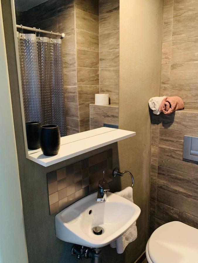 Sea Breeze Studio Hotel Pula Ngoại thất bức ảnh