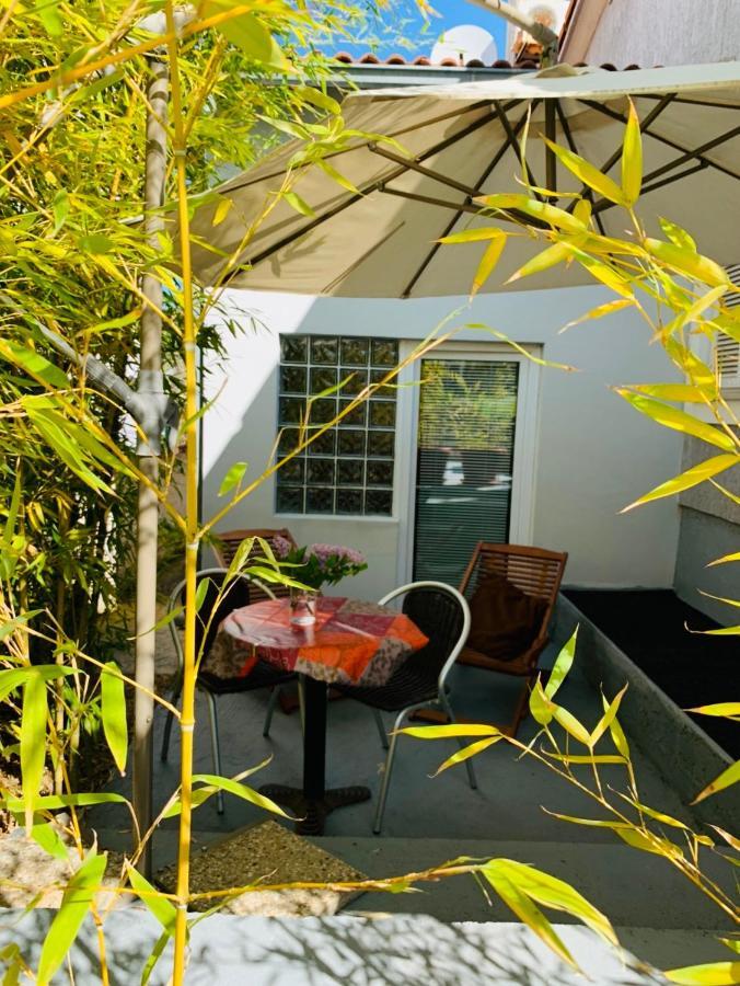 Sea Breeze Studio Hotel Pula Ngoại thất bức ảnh